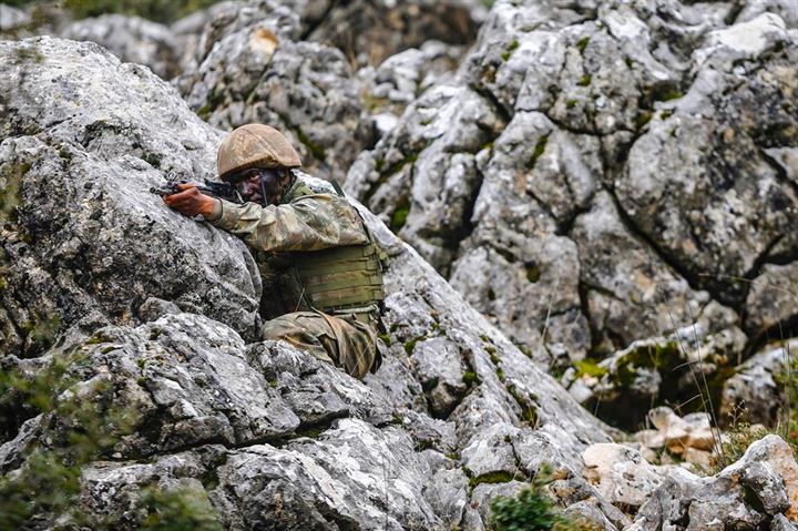 Komandolardan zorlu tatbikat - 25