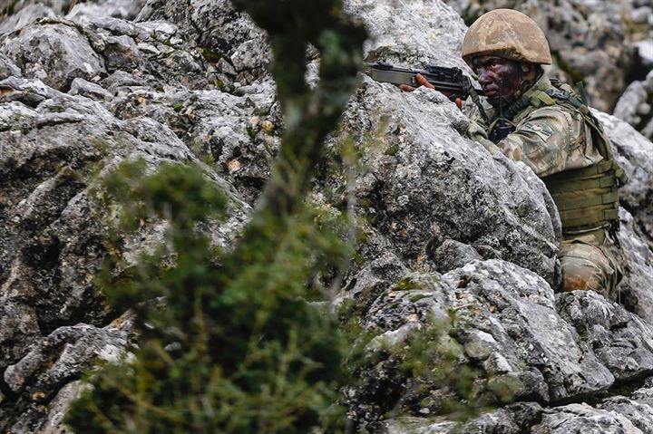 Komandolardan zorlu tatbikat - 40
