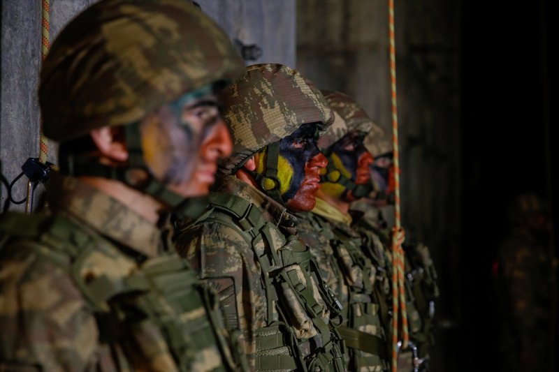 Başbakan Yıldırım komandoların eğitimini izledi - 9