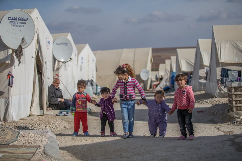 11 bin Suriyeli çocuk Şanlıurfa'da çadır kentte - 11