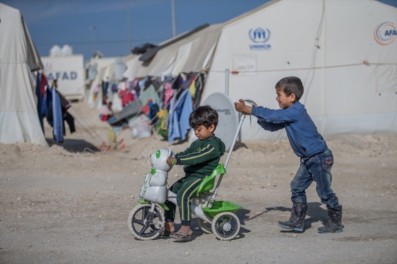 11 bin Suriyeli çocuk Şanlıurfa'da çadır kentte - 13