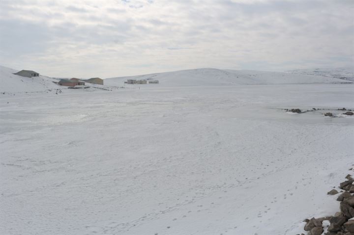 Buzlar arasında ayakta duran minare - 11