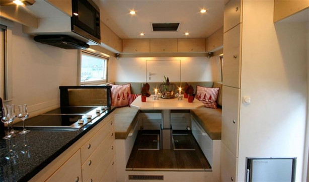 Zırhlı kamyonu eve dönüştürdü! - 12