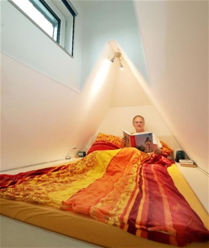 Bu ev 3 katlı fakat sadece 14 metrekare! - 4