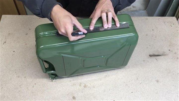 Benzin bidonuyla buzdolabı yaptı - 4