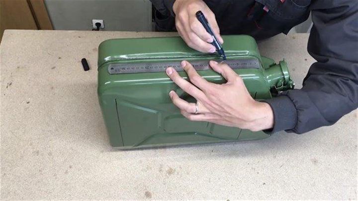 Benzin bidonuyla buzdolabı yaptı - 5