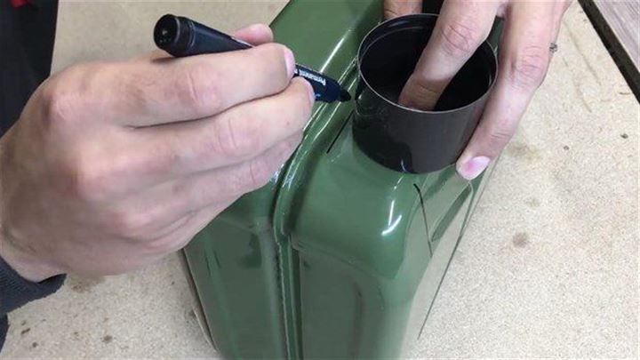 Benzin bidonuyla buzdolabı yaptı - 6