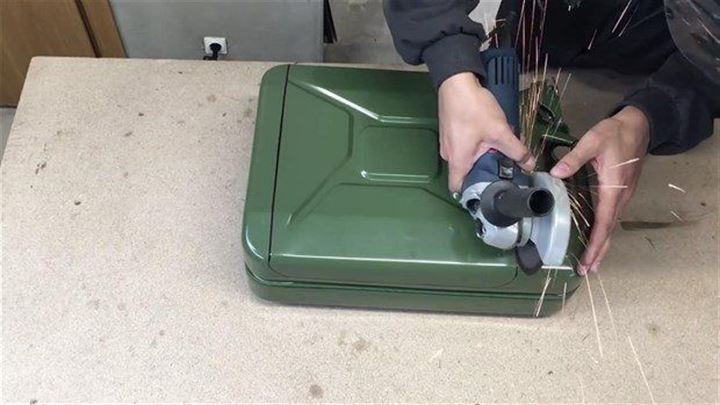 Benzin bidonuyla buzdolabı yaptı - 8