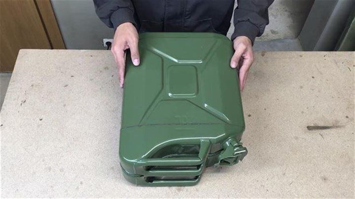 Benzin bidonuyla buzdolabı yaptı - 12