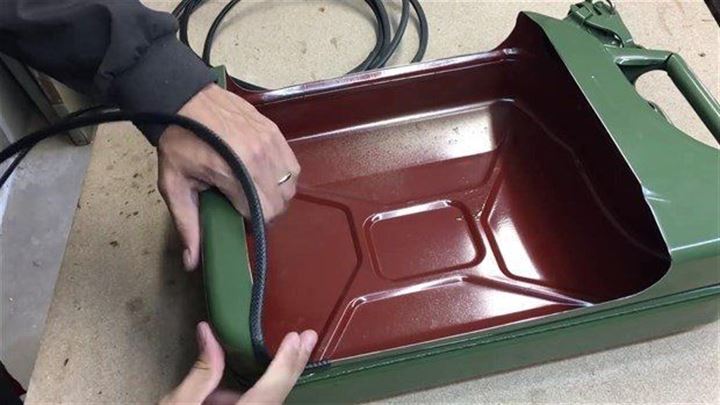 Benzin bidonuyla buzdolabı yaptı - 17