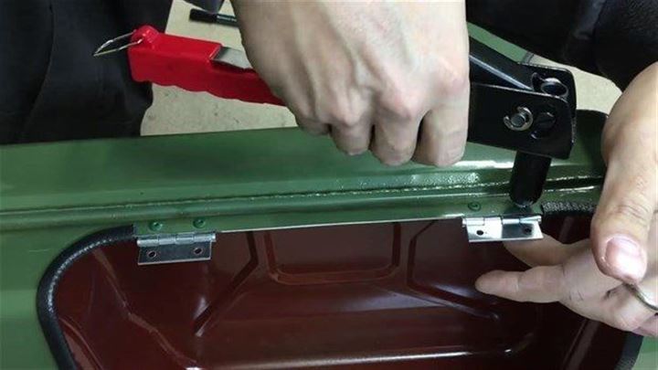 Benzin bidonuyla buzdolabı yaptı - 27