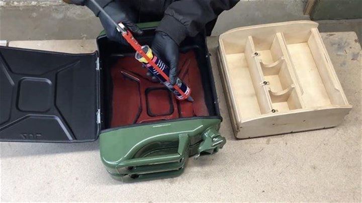 Benzin bidonuyla buzdolabı yaptı - 43