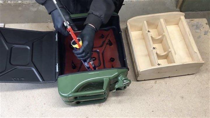 Benzin bidonuyla buzdolabı yaptı - 44