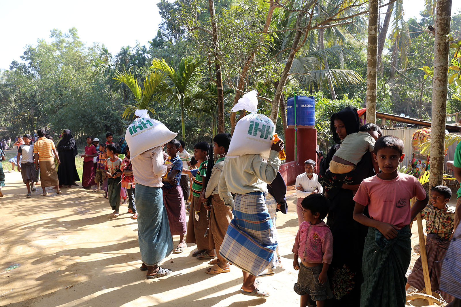 İHH'nın Arakanlılar'a yardımları sürüyor - 0