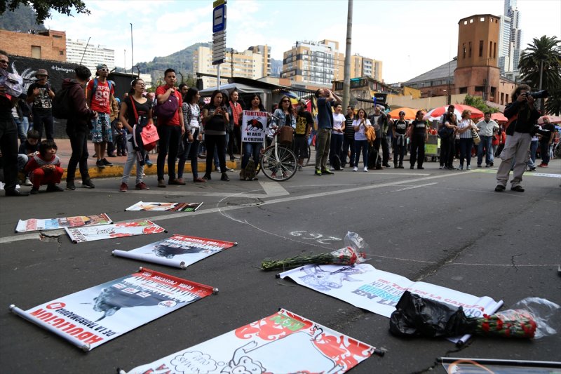 Kolombiya'da boğa güreşi protesto edildi - 8