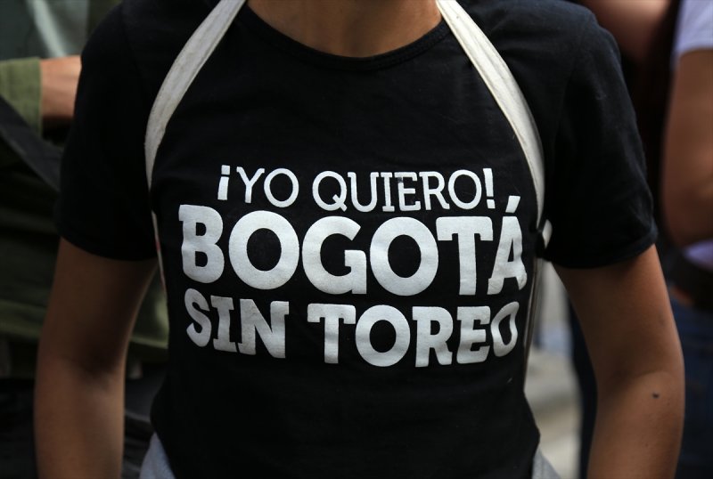 Kolombiya'da boğa güreşi protesto edildi - 12