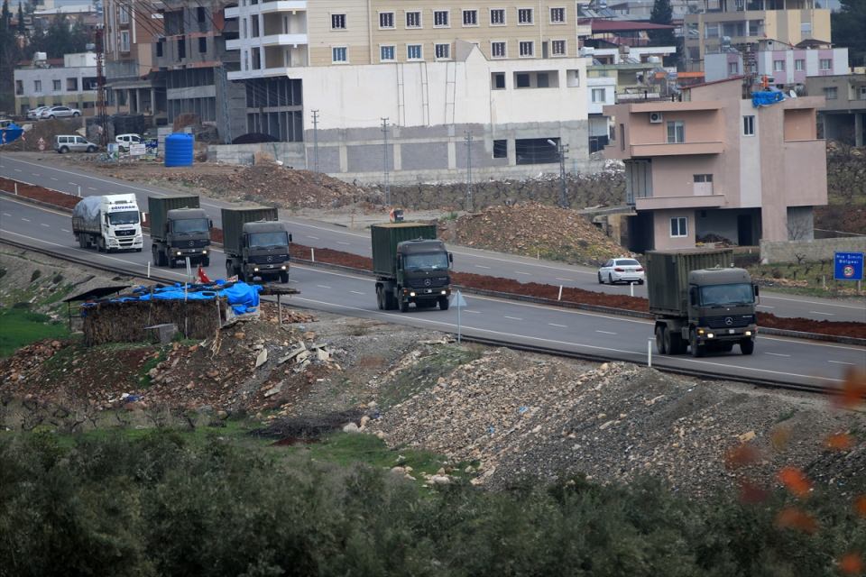 Sınır hattında askeri araç sevkiyatı devam ediyor - 7