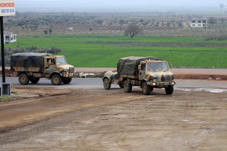 Sınır hattında askeri araç sevkiyatı devam ediyor - 8
