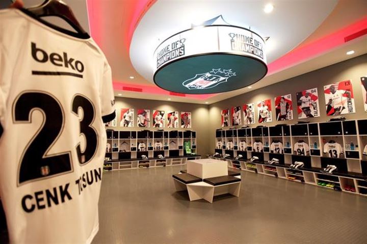 Dev futbol kulüplerinin soyunma odaları - 1