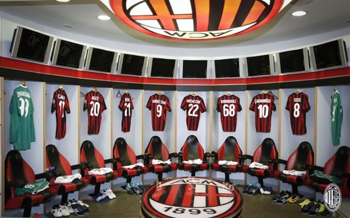 Dev futbol kulüplerinin soyunma odaları - 12