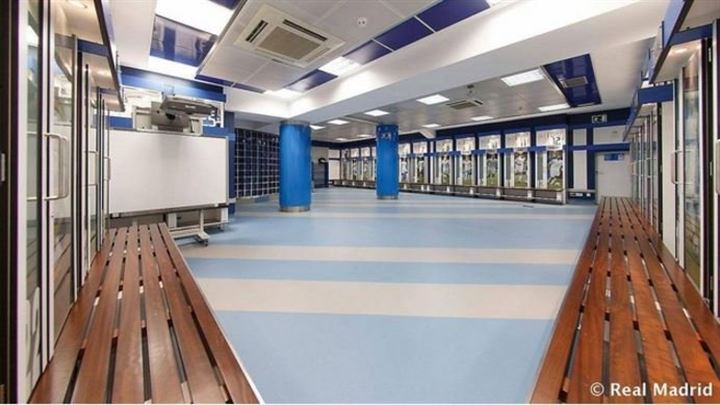 Dev futbol kulüplerinin soyunma odaları - 15