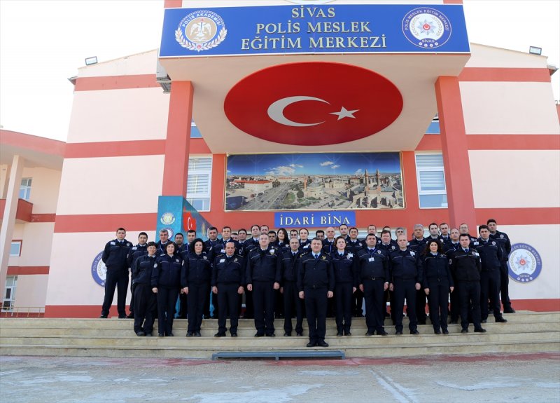 Türk polisi Afgan kadınlara eğitim veriyor - 15