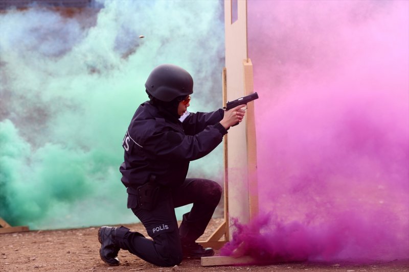 Türk polisi Afgan kadınlara eğitim veriyor - 25