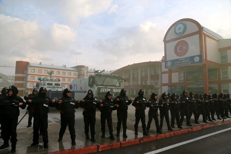 Türk polisi Afgan kadınlara eğitim veriyor - 37