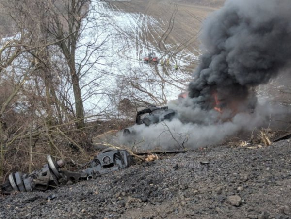 New York'ta yük treni raydan çıktı - 5