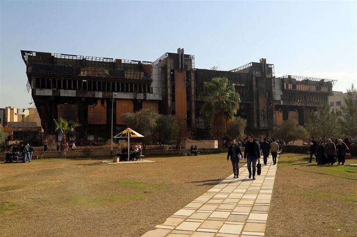 Harabeye dönen üniversitede eğitim devam ediyor - 2