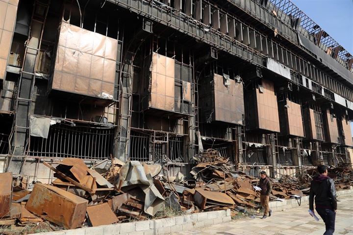 Harabeye dönen üniversitede eğitim devam ediyor - 3