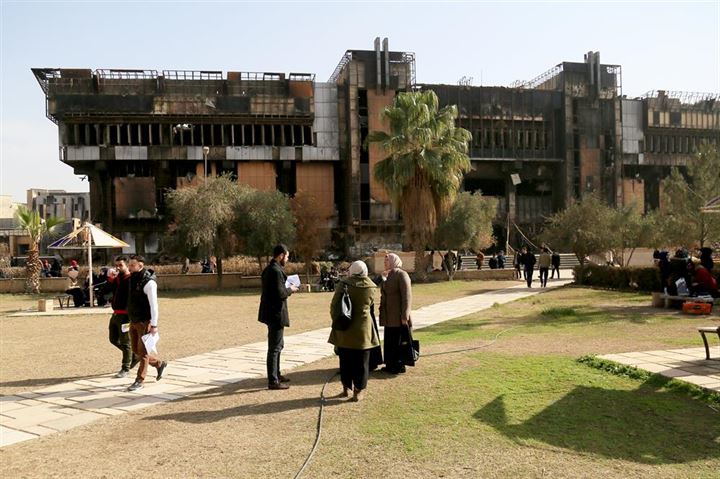 Harabeye dönen üniversitede eğitim devam ediyor - 4