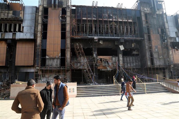 Harabeye dönen üniversitede eğitim devam ediyor - 7