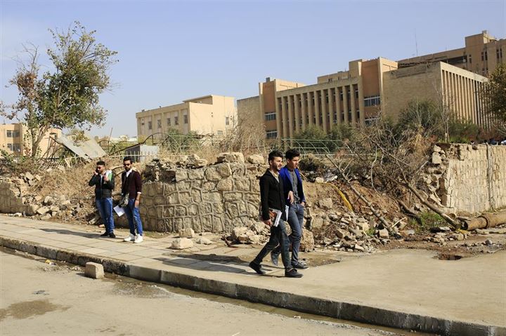 Harabeye dönen üniversitede eğitim devam ediyor - 12