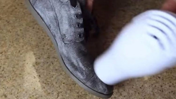 Ayakkabılarınızı su geçirmez yapmak çok basit! - 7