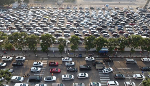 Çin'de feribot kuyruğu - 0