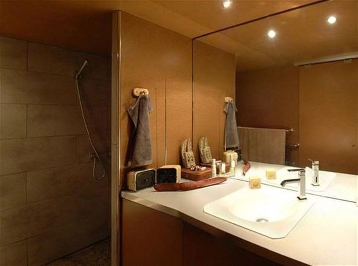 Çöp dolu garajı ev yaptı - 12