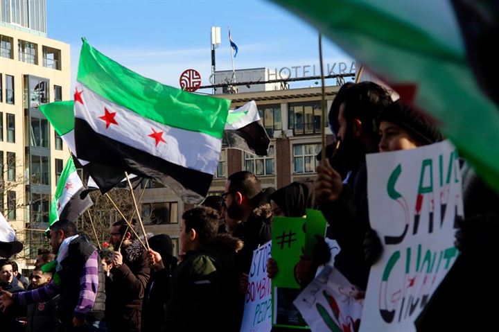 Amsterdam'da 'Doğu Guta'da bombaları durdur' gösterisi - 4