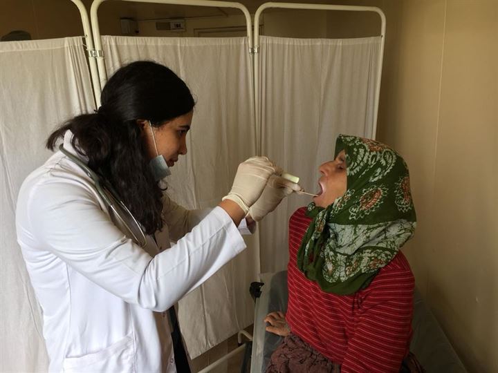 TSK gelen talep üzerine Afrin'de 22 sivili sağlık taramasından geçirdi - 1