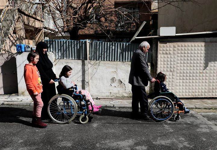 DEAŞ saldırısıyla sakat kalan kardeşler Türkiye'de hayata tutundu - 17