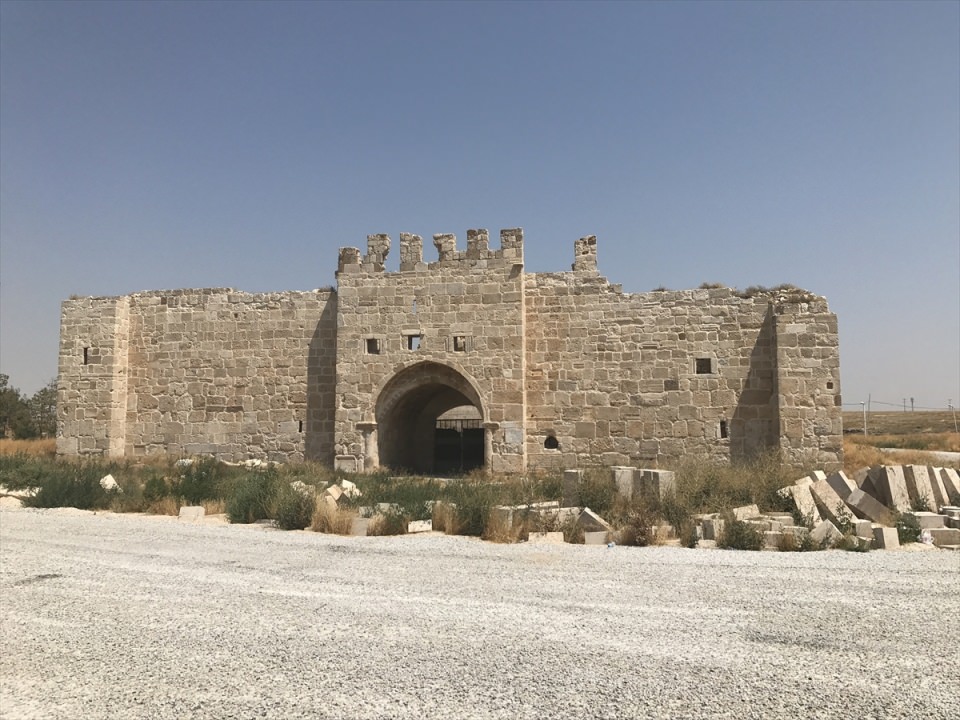 Tarihi ve doğal güzelliğin buluştuğu mekan: 'Obruk Hanı' - 7