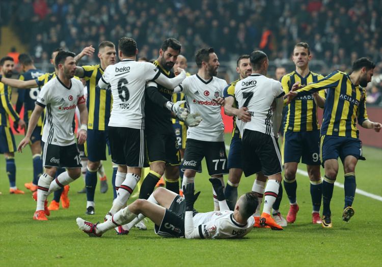 Derbide ortalık karıştı! Yumruklar konuştu - 2