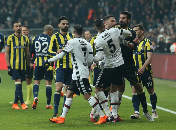 Derbide ortalık karıştı! Yumruklar konuştu - 11