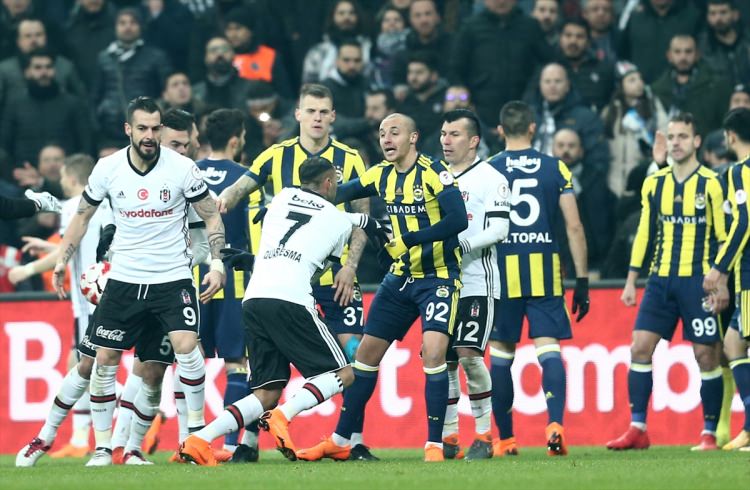 Derbide ortalık karıştı! Yumruklar konuştu - 12