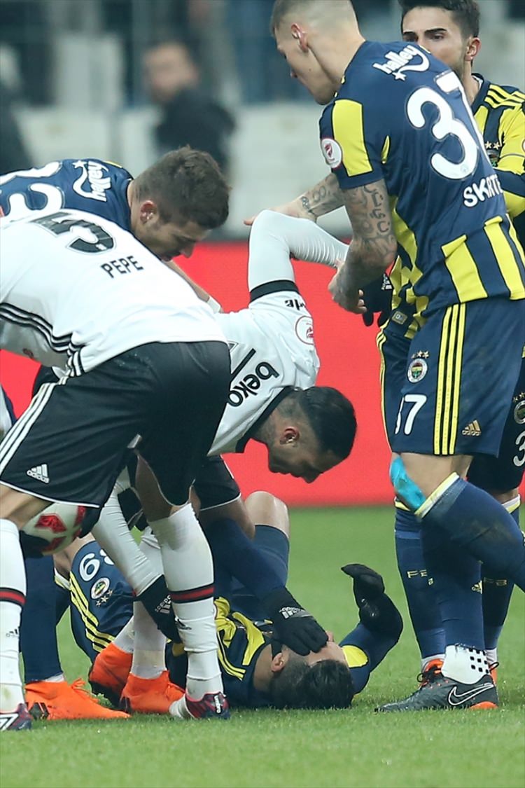 Derbide ortalık karıştı! Yumruklar konuştu - 26