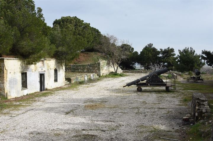 II. Abdülhamid'den kalan tabyayı oyun alanına çevirdiler - 14