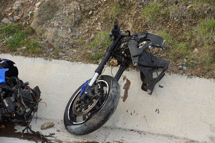 Parçalanan motosikletin sürücüsü görenleri şaşırttı - 4