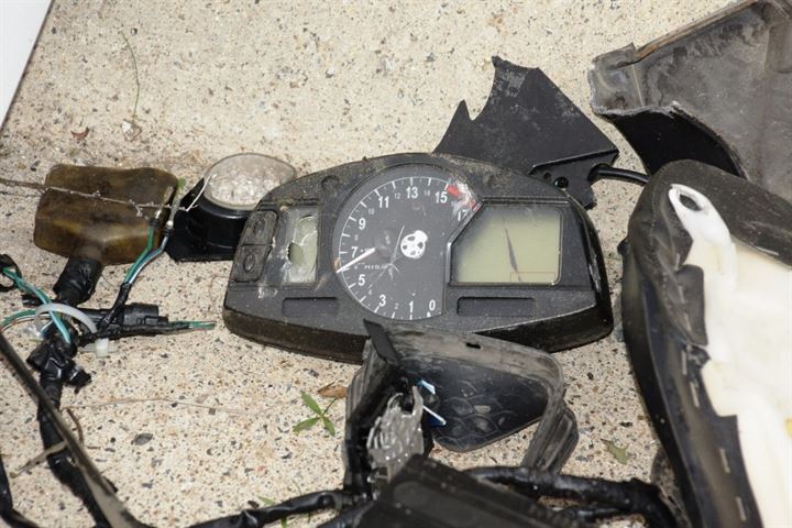 Parçalanan motosikletin sürücüsü görenleri şaşırttı - 6