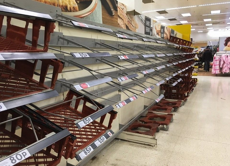 İngiltere'de raflar boş kaldı - 12