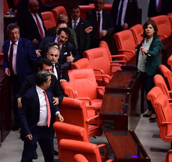 Mecliste Afrin kavgası - 15